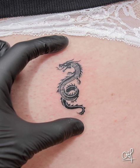 Green Snake Tattoo Design, Green Snake Tattoo, Dragon Chino Tattoo, Dragon Chino, Snake Tattoo Design, Green Snake, Snake Tattoo, Patch Work, Tattoo Design