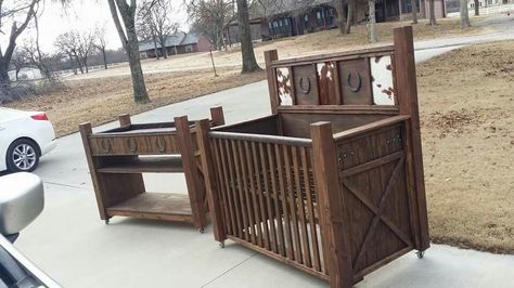 Custom western baby crib and changing table nursery furniture by Marshall Woodworking https://www.facebook.com/marshallwoodworking/ Rustic Nursery Room Ideas, Country Baby Boy Nursery, Crib And Changing Table, Western Baby Nurseries, Country Baby Rooms, Country Nursery, Baby Crib Diy, Nursery Ideas Boy, Country Baby Boy