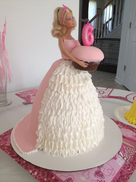 Barbie Skirt Cake, Barbie Cake Dress, Barbie Doll Cake, Barbie Cake Designs, Doll Cake Designs, Barbie Dress Cake, Barbie Doll Birthday Cake, Baby Cakes, Red Birthday Cakes