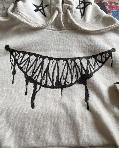 Someone gave me access to paint so this is what happens ( new hoodie that I made ) Drawing On Hoodie, Hoodie Painting Ideas, Painted Hoodies, Hoodie Painting, Hoodie Design Ideas, Painting Hoodie, Hoodie Diy, Hoodie Ideas, Patchwork Top