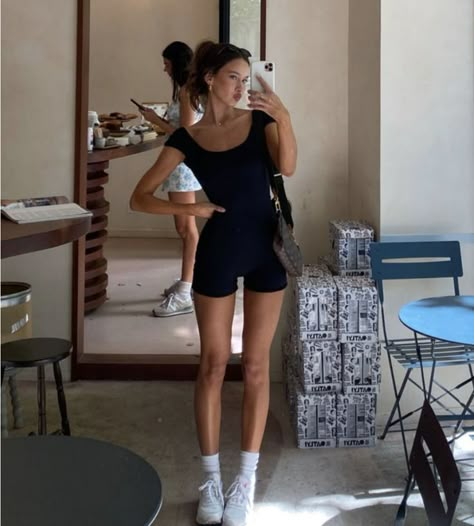 Isabelle Mathers, Gymwear Outfits, Gym Fits, Fitness Inspiration Body, Pilates Princess, Athleisure Outfits, Sport Gym, Body Inspiration, Looks Chic