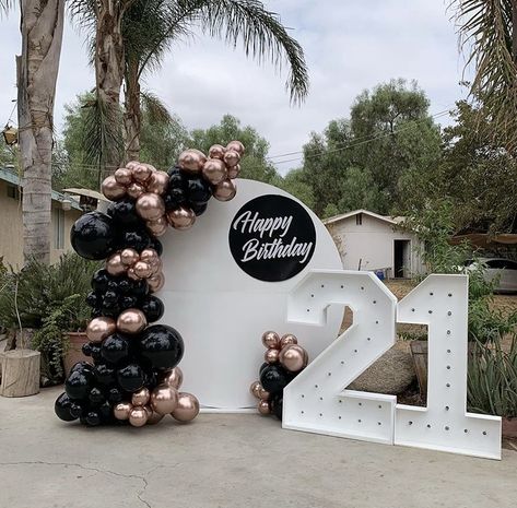 Party Ideas 21st Birthday, Birthday Decorations Simple, Birthday Decorations 18th, Decorations 18th Birthday, Housewarming Party Decorations, 21st Birthday Girl, Christmas Party Backdrop, Wedding Sign Decor, 18th Birthday Decorations