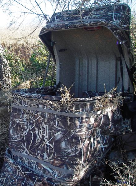 Gear Review – Ducks & Bucks Cart Blind – SoCalHunt Duck Blind Ideas, Diy Duck Blind, Duck Blinds, Hunting Cart, Duck Hunting Blinds, Hunting Trailer, Labrador Training, Hunting Ideas, Duck Blind