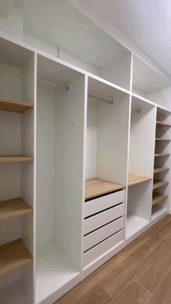 Long Closet Ideas With Doors, Walking In Wardrobe, Closet Window Ideas, Walking Closet Design Layout, Walk In Wardrobe Ikea, Master Room With Dressing, Diy Room Closet, Walk In Closet Designs Layout Ideas, Master Room Closet