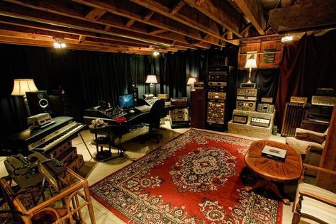 Basement Music Studio, Basement Music Room, Modern Music Room, Music Room Design, Drum Room, Home Studios, Home Studio Ideas, Home Music Rooms, Music Recording Studio