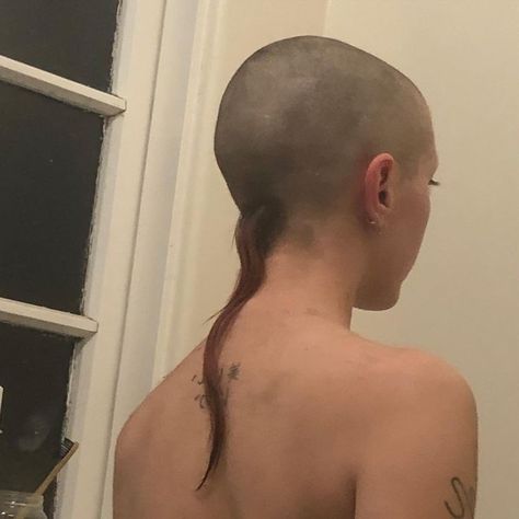 Rat Haircut, Shaved Head Girl, Rat Tail Haircut, Band Hairstyles, Girls With Shaved Heads, Tail Hairstyle, Tail Braids, Shaved Head Women, Gender Binary