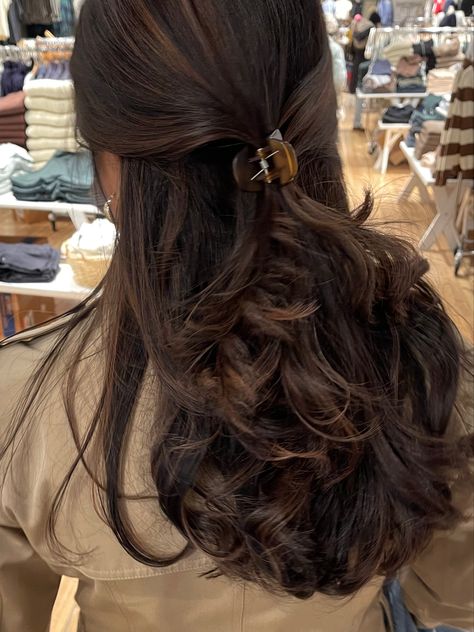 Rambut Brunette, Brown Hair Inspo, Stronger Hair, A Ponytail, Healthier Hair, Hair Stylies, Hair Inspo Color, Aesthetic Hair, Hairstyles Haircuts