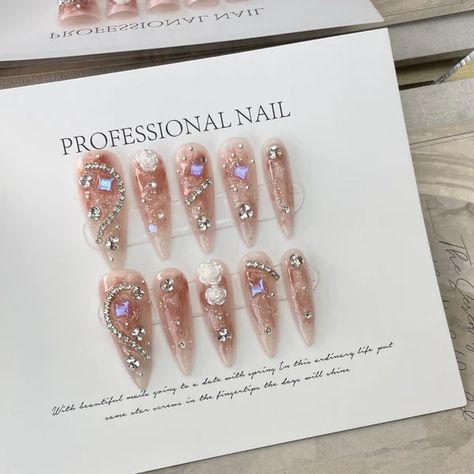 Handmade Nails | Ellie&Vincy Nails Nagel Tips, Gradient Nails, Clean Nails, Luxury Nails, Unique Nails, False Nail, Nail Sizes, Nail Supply, Rhinestone Nails