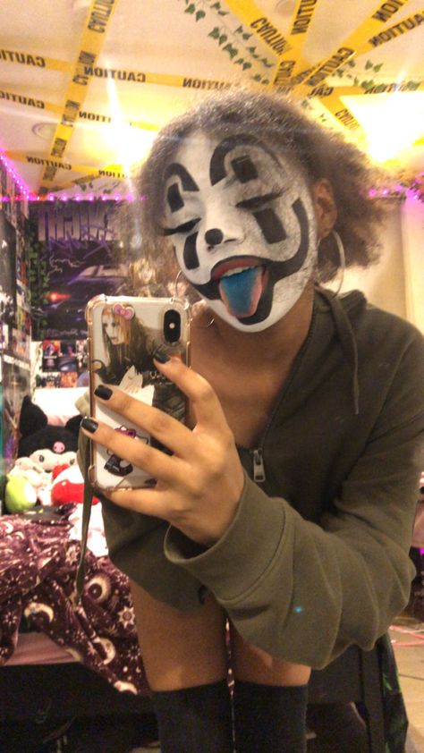 Icp Halloween Costume Ideas, Juggalo Makeup Aesthetic, Icp Juggalo Outfit Ideas, Insane Clown Posse Outfit, Icp Juggalo Halloween Costume, Violent J Makeup, Icp Concert Outfit, Pink Juggalo Makeup, Cute Juggalo Makeup