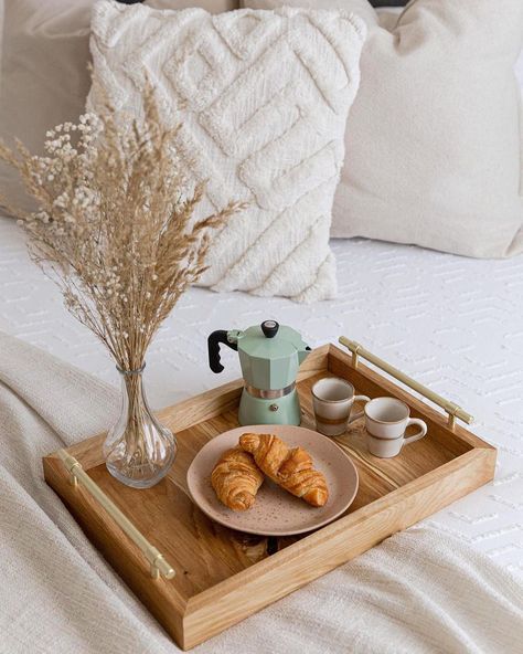 Amazon Home on Instagram: “It's #nationalcoffeeday and we hope you're celebrating accordingly! ☕ Do you love this dreamy cafe-in-bed scene by @woodn___ ? We linked…” Bed Tray Decor Ideas, Bed Tray Decor, Tray On Bed, Ottoman Tray Decor, Dinner Party Drinks, Tray Dinner, Bed Scene, Tray Ottoman, Dinner Tray