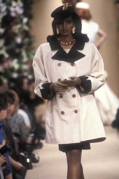 Khadijah Adams, 90s High Fashion, 1990s Runway, Yves Saint Laurent Haute Couture, Saint Laurent Haute Couture, 90s Runway Fashion, Runway Fashion Couture, Runway Outfits, Vintage Ysl