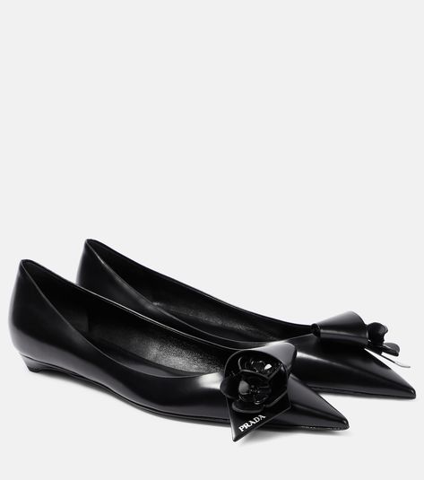 Prada Flats, Pointed Toe Flats, Leather Ballet Flats, Leather Style, Floral Applique, Ballet Flat Shoes, Ballet Flat, Black Flats, Leather Fashion