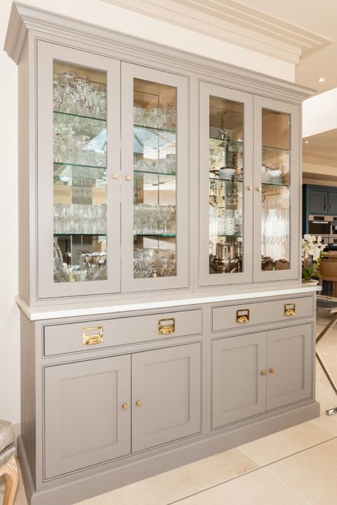 Dining Room Dresser, Crockery Cabinet Design, Modern Kitchen Cupboards, Dining Room Built In, Built In China Cabinet, Kitchen Display Cabinet, Crockery Cabinet, Crockery Unit Design, Small Modern Kitchens