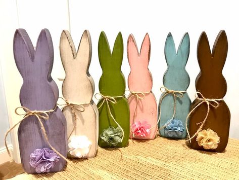 Spring Wood Decor, Easter Wood Projects, Wood Bunnies, Easter Wood Signs, Spring Wood Crafts, Wood Bunny, Wood Decorations, Diy Frühling, Peeps Easter