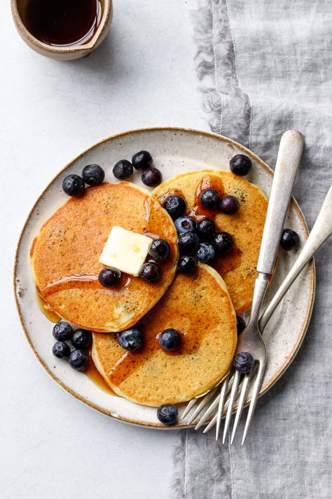 Blueberry Sourdough, Sourdough Pancakes Recipe, Breakfast Pictures, Blueberry Pancakes Recipe, Buttermilk Pancakes Fluffy, Sourdough Pancakes, Pancake Toppings, Pancakes From Scratch, Pancake Recipe Easy