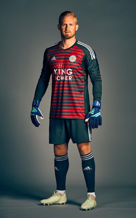 Leicester City 2018/2019 Goalkeeper Kit Football Goalkeeper Jersey Design, Tottenham Shirt, Football Things, Soccer Poses, Kasper Schmeichel, Leicester City Football Club, Chelsea Shirt, Fifa Qatar, Rugby Uniform