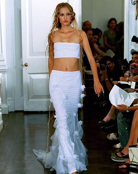 Richard Tyler - Ready-to-Wear - Runway Collection - Women - Spring / Summer 2000 Richard Tyler, Fashion Media, July 28, Runway Collection, Ready To Wear, Spring Summer, Media, On Instagram, Instagram