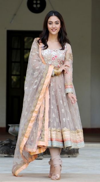 Yeh Jaadu Hai Jinn Ka, Simple Suit, Glitch In The Matrix, Aditi Sharma, India Images, Dresses Traditional, Amazing Funny Facts, Fashion Festival, Travel Sports