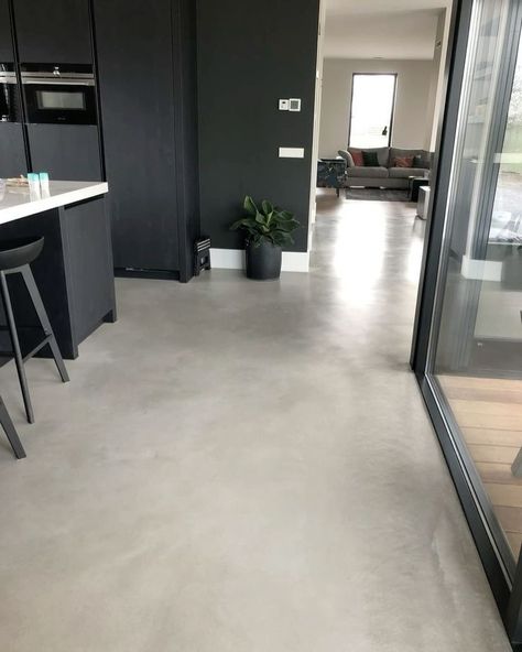 Concrete Floor Black Walls, Cement Floor Colors, Concreat Floor House, House With Concrete Floors, Concrete Floor Bedroom Ideas, Cement Floor Ideas Living Room, Concrete Floor House, Dark Concrete Floors, Burnished Concrete Floor