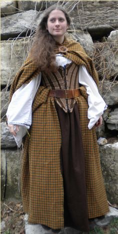 Scottish Nobility, Traditional Scottish Clothing, Scottish Costume, Arte Viking, Renn Faire, Celtic Dress, Scottish Dress, Celtic Clothing, Scottish Women