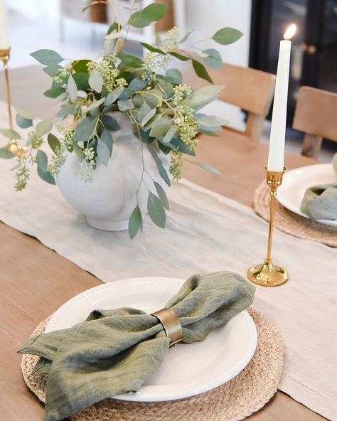 Last chance to save 20% on kitchen and dining! Perfect timing to get prepped for holiday hosting. Don’t miss out—sale ends tonight! ✨ Dinning Room Table Placemats, Oval Dining Table Place Settings, Round Table Kitchen Decor, Placemats For Oval Dining Table, Dining Table Chargers Place Settings, Elegant Wedding Dinner Table Setting, Neutral Table Setting Home, Oak Table Setting Ideas, Set Table Ideas Everyday