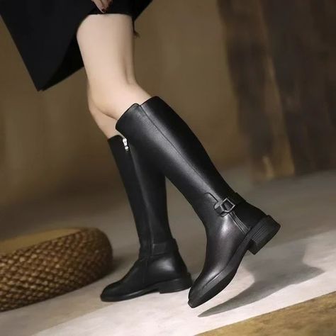 Discover the latest Women's Luxury Leather Knee High Boots on Ftfmarket.net #LuxuryFootwear #KneeHighBoots #Ftfmarket #fashion Long Leather Boots, Leather Knee Boots, Equestrian Boots, Buckled Flats, Party Heels, Pu Heels, Genuine Leather Shoes, Long Boots, Urban Chic