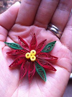 Rachielle's Quilling and Other Creative Pursuits: Poinsettia Ornaments Diy Quilling Crafts, Quilling Animals, Arte Quilling, Paper Quilling For Beginners, Origami And Quilling, Paper Christmas Ornaments, Quilling Christmas, Paper Quilling Patterns, Quilled Paper Art