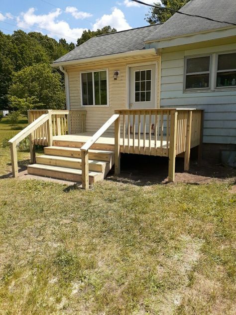 Mobile Home Stairs Front Porches, Manufactured Home Outdoor Ideas, Small Front Porch Ideas Trailer, Mobile Home Small Porch Ideas, Diy Porch Mobile Home, Build Front Porch Ideas, Small Front Porch On Mobile Home, Small Deck Front Of House, Steps For Mobile Home Ideas