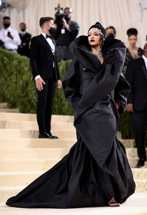 The 2021 Met Gala Celebrating In America: A Lexicon Of Fashion - Arrivals Black Met Gala Looks, A Lexicon Of Fashion, Met Gala Fashion, Meet Gala, Best Met Gala Looks, Fashion Keywords, Rihanna Dress, Creative Diary, Prom Goals