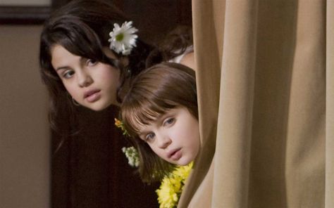 Selena Gomez as Beatrice (Beezus) Quimby, in Ramona and Beezus. Ramona And Beezus, Princess Protection Program, Selena Gomez Photos, Family Films, Selena G, Joey King, Marie Gomez, Romance Movies, Movie Photo