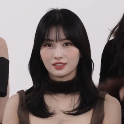 Momo Twice Hime Haircut, Momo Twice Haircut, Momo Twice Hair, Momo Short Hair, Momo Haircut, Momo Hairstyle, 2023 Long Hair, Mid Length Straight Hair, Momo Hair