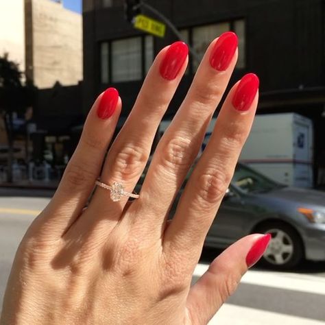 “This #Dainty #RoseGold #Oval #EngagementRing is perfection💃🏼 1.06ct Center I - SI2 Please DM us…” Red Acrylic Nails, Nail Ring, Round Nails, Glass Nails, Oval Nails, Powder Nails, Gorgeous Nails, Wedding Nails, Red Nails