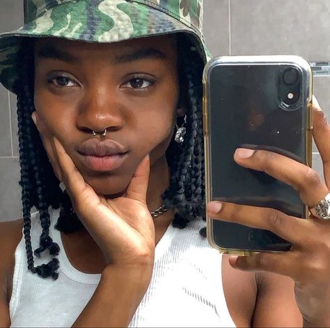 Septum And Nose Piercing Together Black, Septum Piercing Wide Nose, Spectrum Piercing Black Women, Black Women Septum Piercing, Big Nose Septum Piercing, Septum On Black Women, Septum On Big Nose, Septum Piercing On Big Nose, Septum Black Women