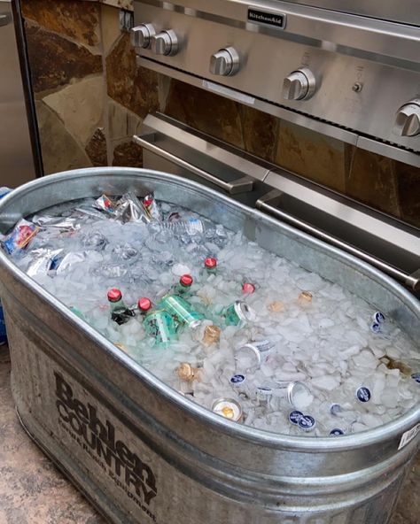 #icechest #drinks #party Drink Tub, Bonfire Birthday Party, Tin Tub, Bonfire Birthday, Ice Party, Drinks Party, Beverage Tub, Enchanted Wedding, Ice Chest