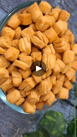 Diwali Faral Recipe, Shankarpali Recipe, Guru Purnima Greetings, Diwali Faral, Diwali Snacks, Diwali Food, Guru Purnima, Growth Oil, Hair Growth Oil