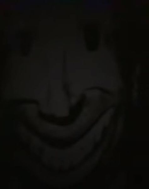 Cursed Pictures Scary Dark, Skitzo Posting, Scary Picture Jumpscare, Analog Horror Face, Disturbing Images Dark, Scary Faces Creepy Horror, Horror Core Aestethic, Scary Disturbing Images, Terrifying Images