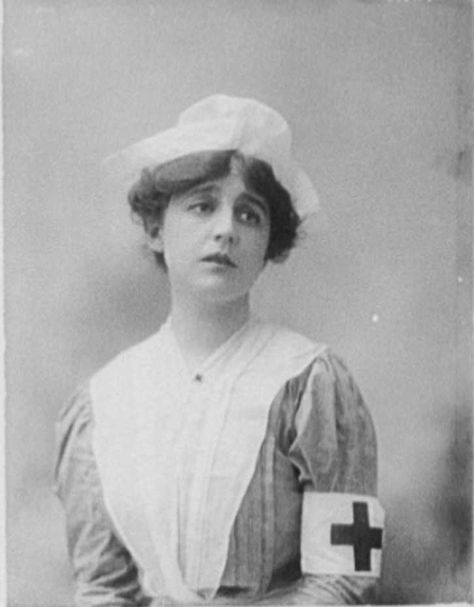 nurse 1915 History Of Nursing, Red Cross Nurse, Woman In Red, Vintage Nurse, Nursing Profession, Florence Nightingale, Practice Outfits, Nursing Cap, Nurse Uniform