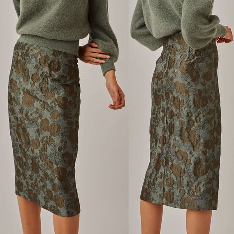 Is Coming Brocade Pencil Skirt - Queen Letizia Skirts - Queen Letizia Style Brocade Skirts, Queen Letizia Style, Brocade Skirt, Skirt Inspiration, Queen Letizia, Diy Bow, Spanish Style, Her Style, Sweater Skirt