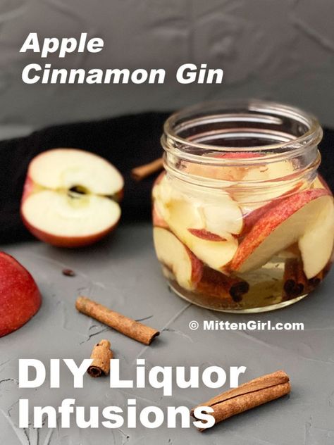 Diy Gin Recipes, Gin Infusion Recipes, Infused Gin Recipes, Infused Alcohol Gifts, Diy Liquors, Liquor Infusions, Gin Infusions, Cocktail Infusions, Infused Alcohol Recipes