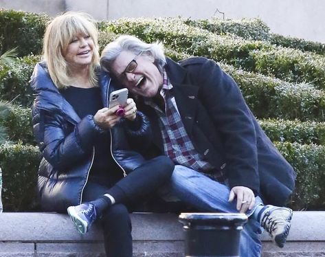 Goldie Hawn, Kurt Russell Share Laugh on Valentine's Day: Photo Goldie Hawn Kurt Russell, Never Getting Married, Heart Touching Story, Kurt Russell, Relationship Timeline, Tommy Lee Jones, New York City Photos, Goldie Hawn, Marriage Certificate