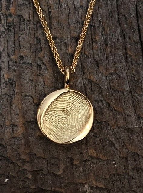 Fingerprint Necklace, Tanah Liat, Dope Jewelry, Jewelry Lookbook, Girly Jewelry, Jewelry Inspo, Dream Jewelry, Pretty Jewellery, Piercing Jewelry