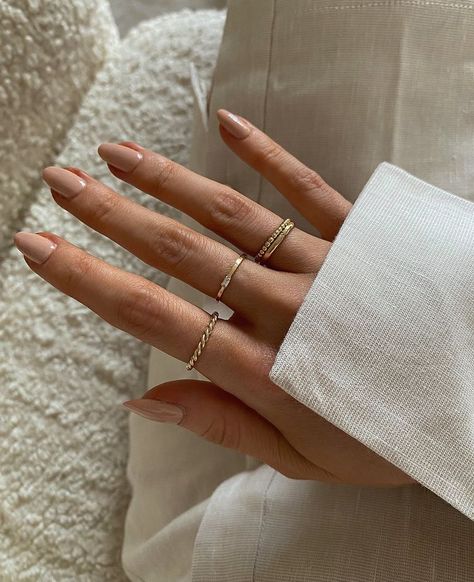 Classy Ring Stack, Golden Rings, Nail Ring, Golden Ring, Classy Jewelry, Jewelry Essentials, Jewelry Lookbook, Fancy Jewelry, Girly Jewelry