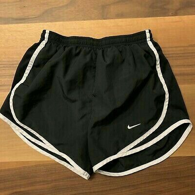 Nike Shorts Outfit, Nike Shorts Women, Black Nike Shorts, Cute Nike Outfits, Sports Shorts Women, Black And White Shorts, Fit Womens, Womens Running, Running Workout