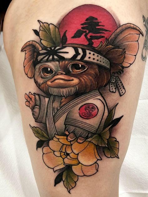 Gizmo Tattoo, Karate Tattoos, New School Tattoos, Celtic Tattoo Symbols, Pocket Watch Tattoos, Geometric Tattoo Arm, Fantasy Tattoos, Muster Tattoos, Geniale Tattoos