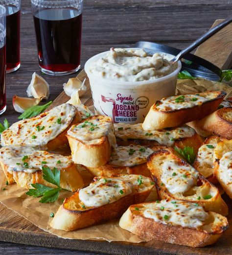 10 Tasty Trader Joe's Appetizers To Serve At Holiday Parties Garlic Toasts, Trader Joes Appetizers, Pub Snack, Syrah Wine, Uncured Bacon, Yummy Dishes, Trader Joes Recipes, Cheese Spread, Trader Joe