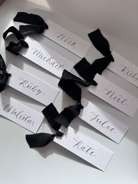 Black White Wedding Table Decor, Table Name Place Cards, Black And Colourful Wedding, Black And White Wedding Name Cards, Ribbon Place Cards Wedding, Name Place Wedding, Black And White Place Cards, Wedding Seating Name Cards, Black And White Wedding Favors