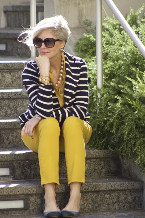 stripes away | styleatacertainage Mode Ab 50, Style At A Certain Age, Stylish Outfits For Women Over 50, Interview Style, Over 60 Fashion, Yellow Pants, Fashion For Women Over 40, 50 Style, 60 Fashion