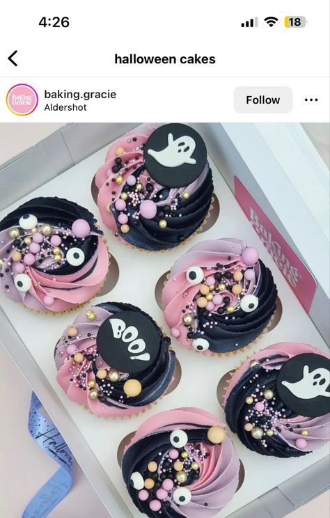 Two Spooky Cupcakes, Spooky One Cupcakes Girl, Cupcake Designs Halloween, Pretty Halloween Cupcakes, Pink Halloween Cupcakes, Halloween Birthday Cupcakes, Goth Cupcakes, Cute Halloween Cupcakes, Halloween Cupcake Design