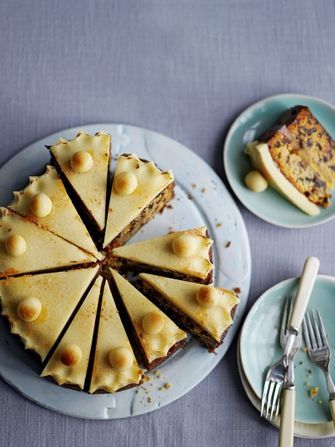 Simnel Cake Easter, Easter Baking Recipes, Simnel Cake, Easter Cake Recipes, Easter Desserts, Easter Dinner Recipes, Easter Baking, Easter Cake, Best Cake Recipes