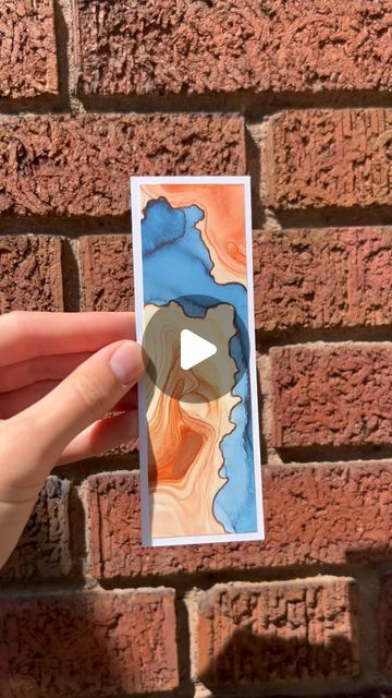 Hannah Pickerill on Instagram: "Topographical map bookmarks with a little extra ✨sparkle✨

#art #artist #paint #painting #bookmark #bookmarkart #bookmarkpainting #watercolor #watercolorpainting #watercolorart #artinspo #artinspiration" Sparkle Art, Topographical Map, Diy Paintings, Watercolor Tutorial, Watercolor Tutorials, Watercolor Bookmarks, Watercolor Lessons, Paint Projects, Watercolor Map